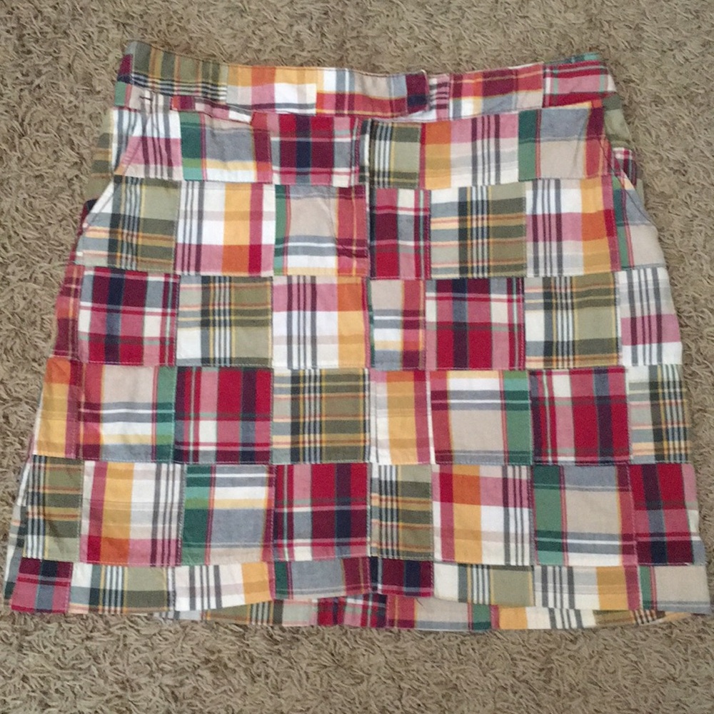 Larry Levine size 6 plaid skirt